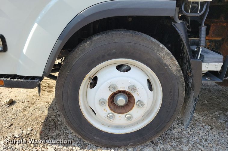 image for item IQ9960 2021 Chevrolet 4500  flatbed truck