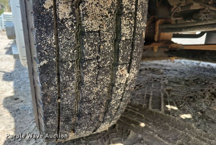 image for item IQ9960 2021 Chevrolet 4500  flatbed truck