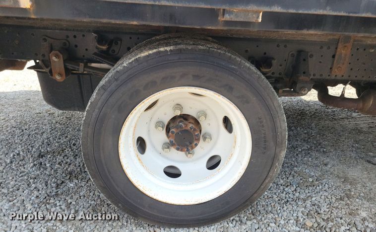 image for item IQ9960 2021 Chevrolet 4500  flatbed truck