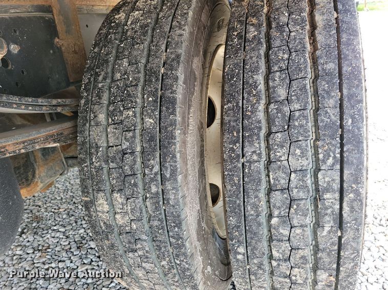 image for item IQ9960 2021 Chevrolet 4500  flatbed truck