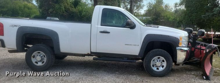 image for item IQ9961 2009 Chevrolet Silverado 2500HD  pickup truck