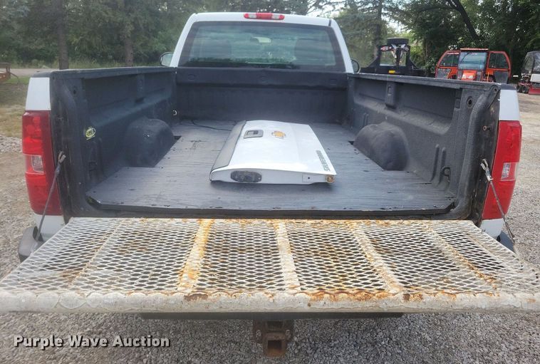 image for item IQ9961 2009 Chevrolet Silverado 2500HD  pickup truck