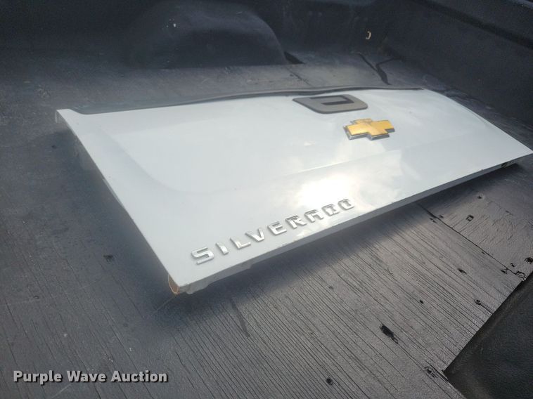 image for item IQ9961 2009 Chevrolet Silverado 2500HD  pickup truck