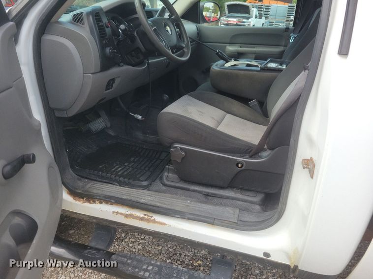 image for item IQ9961 2009 Chevrolet Silverado 2500HD  pickup truck