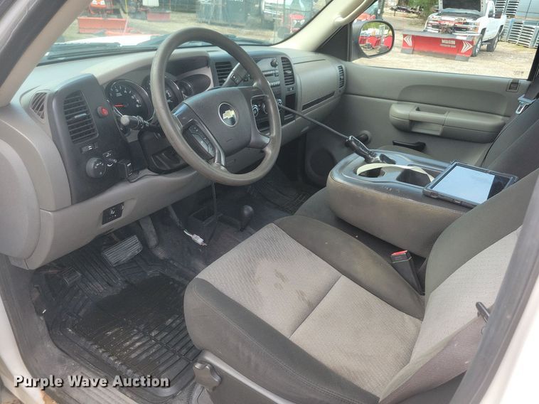 image for item IQ9961 2009 Chevrolet Silverado 2500HD  pickup truck