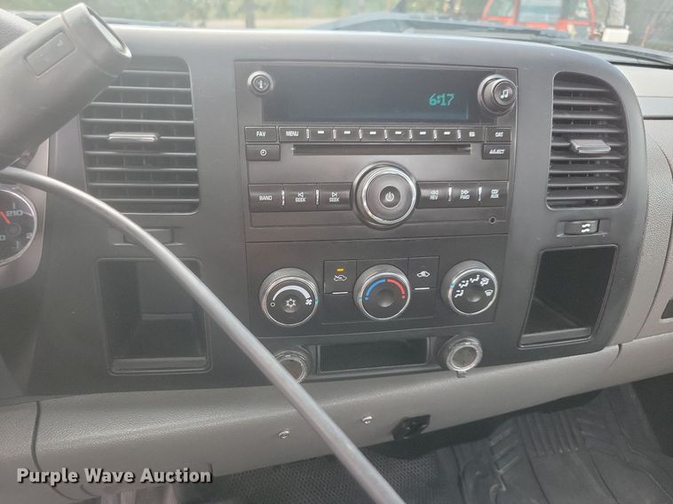 image for item IQ9961 2009 Chevrolet Silverado 2500HD  pickup truck