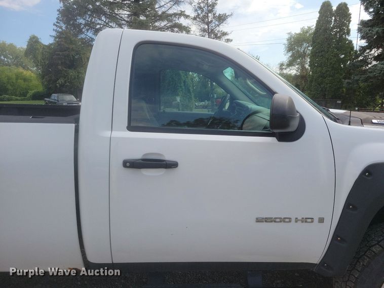 image for item IQ9961 2009 Chevrolet Silverado 2500HD  pickup truck