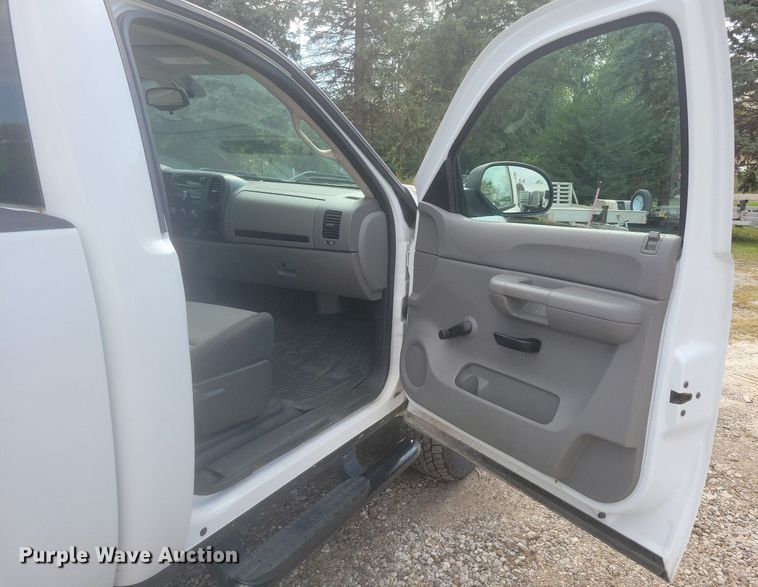 image for item IQ9961 2009 Chevrolet Silverado 2500HD  pickup truck