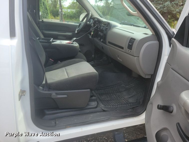 image for item IQ9961 2009 Chevrolet Silverado 2500HD  pickup truck