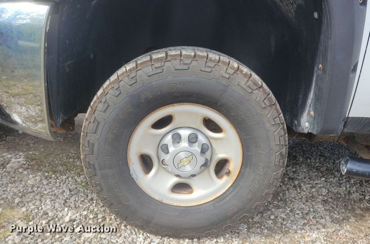 image for item IQ9961 2009 Chevrolet Silverado 2500HD  pickup truck