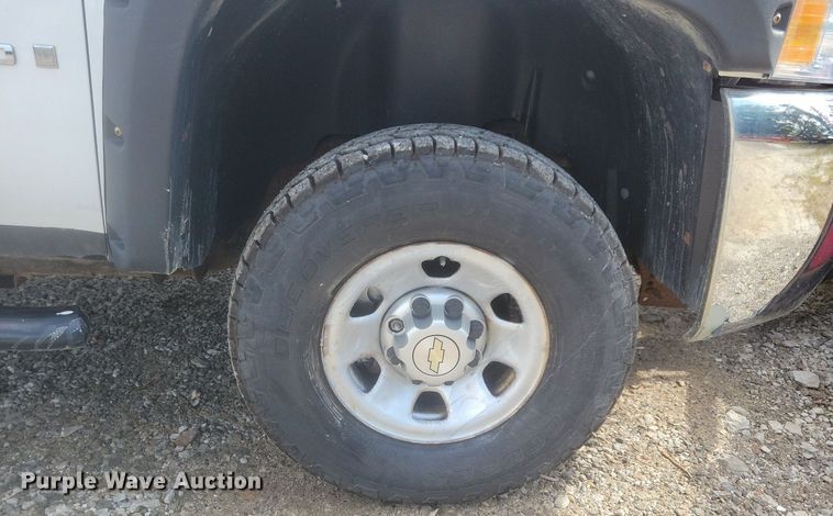 image for item IQ9961 2009 Chevrolet Silverado 2500HD  pickup truck