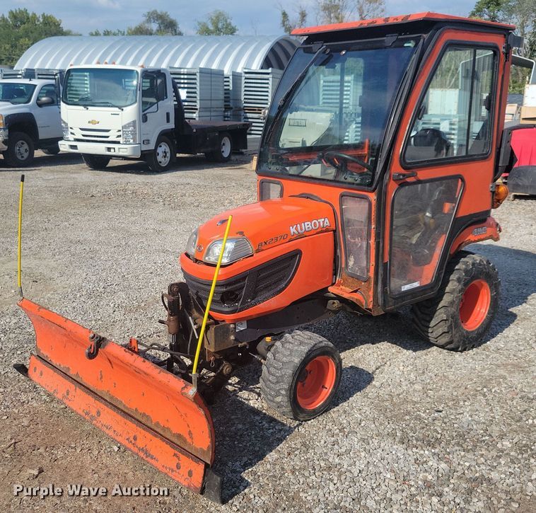 image for item IQ9962 Kubota BX2370  MFWD tractor