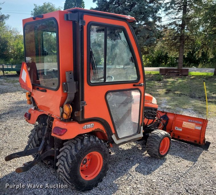 image for item IQ9962 Kubota BX2370  MFWD tractor