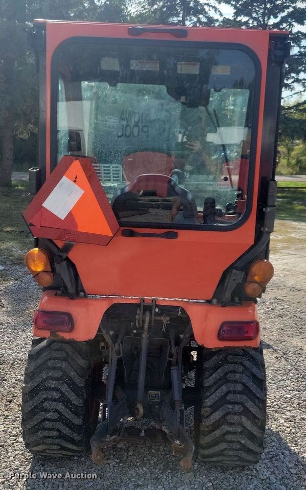 image for item IQ9962 Kubota BX2370  MFWD tractor