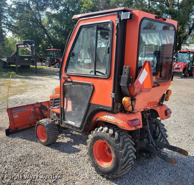 image for item IQ9962 Kubota BX2370  MFWD tractor