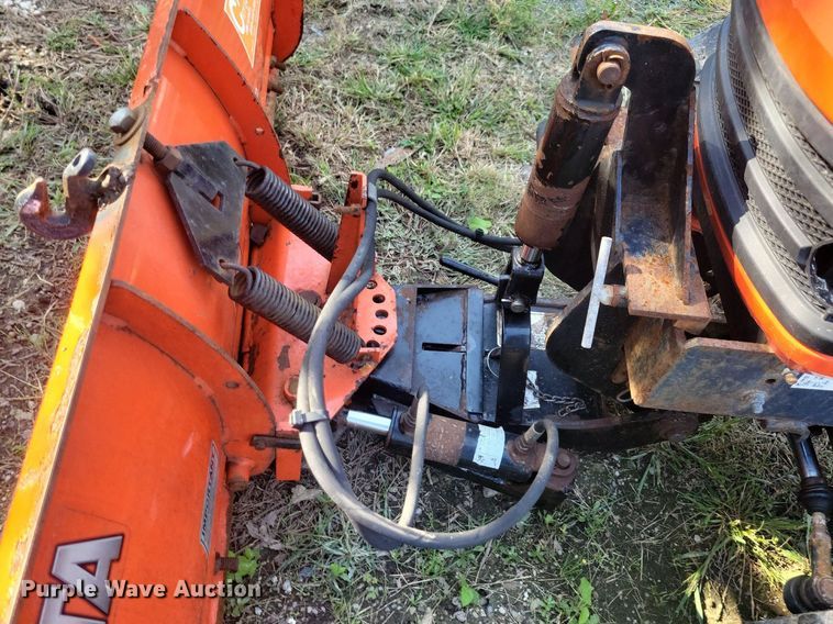 image for item IQ9962 Kubota BX2370  MFWD tractor