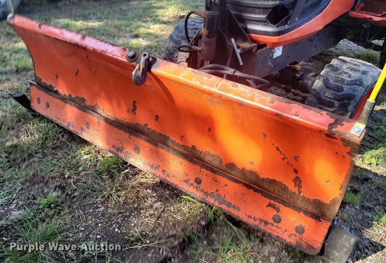 image for item IQ9962 Kubota BX2370  MFWD tractor