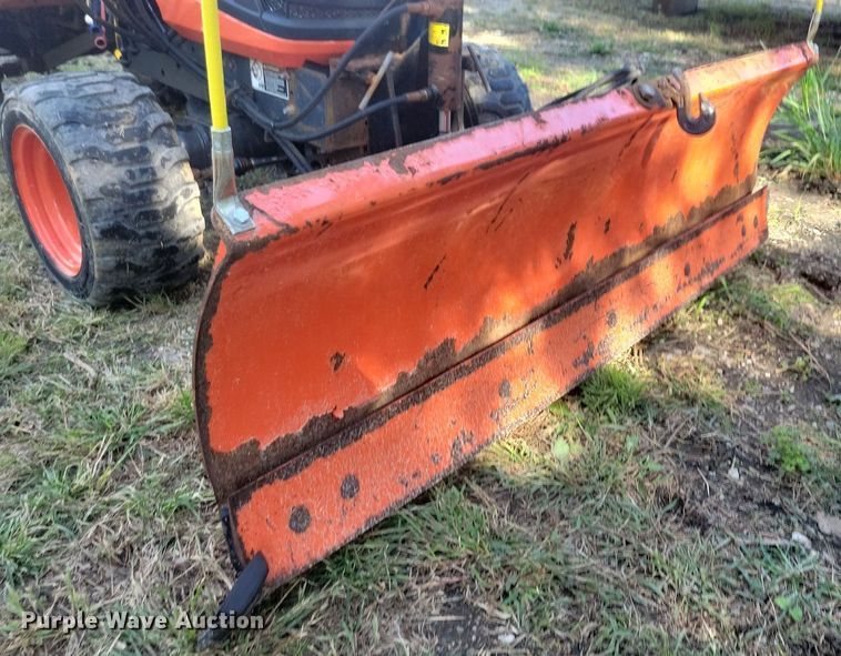 image for item IQ9962 Kubota BX2370  MFWD tractor