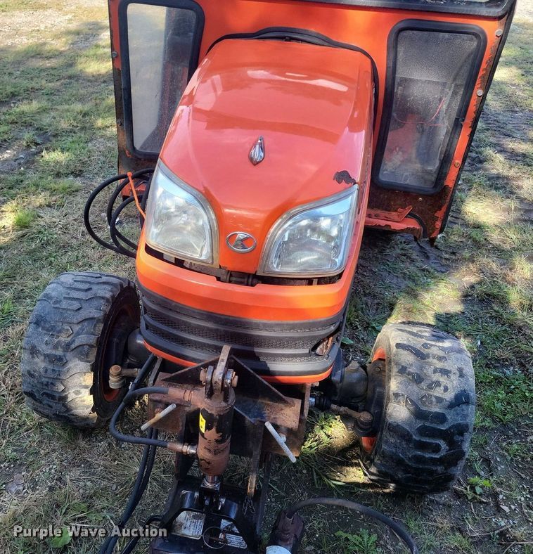 image for item IQ9962 Kubota BX2370  MFWD tractor