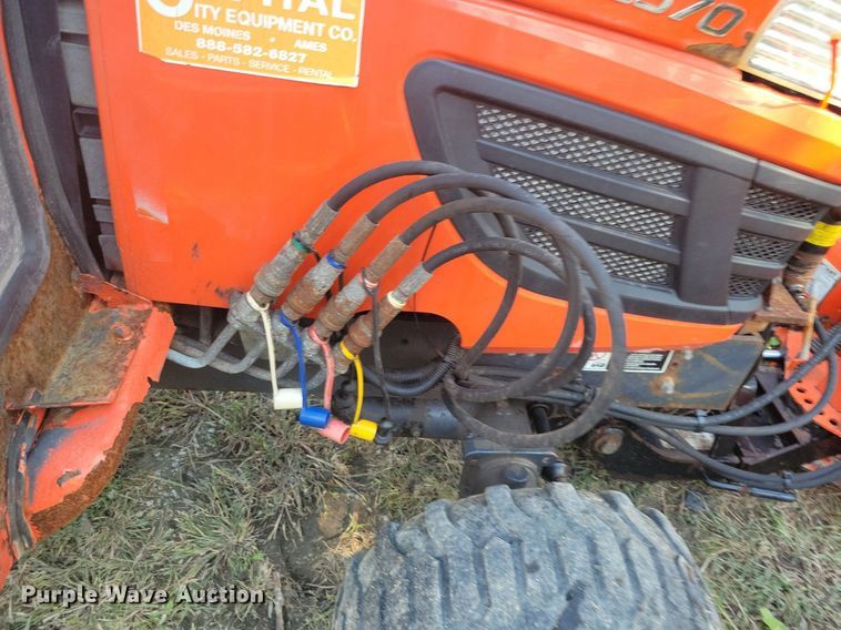 image for item IQ9962 Kubota BX2370  MFWD tractor