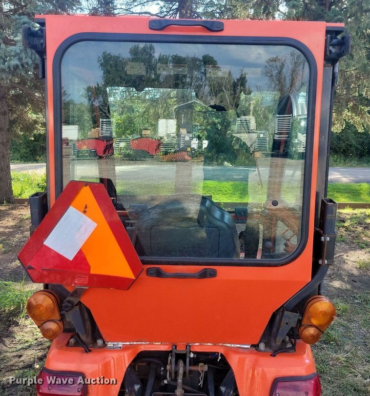 image for item IQ9962 Kubota BX2370  MFWD tractor