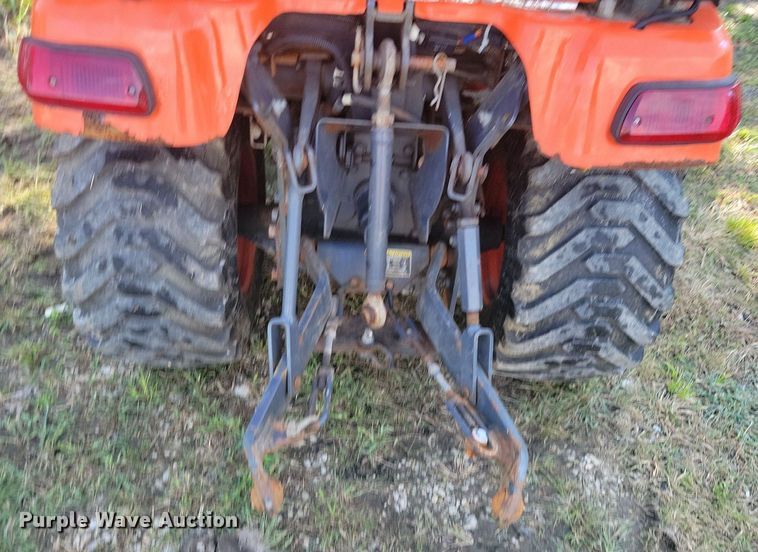 image for item IQ9962 Kubota BX2370  MFWD tractor