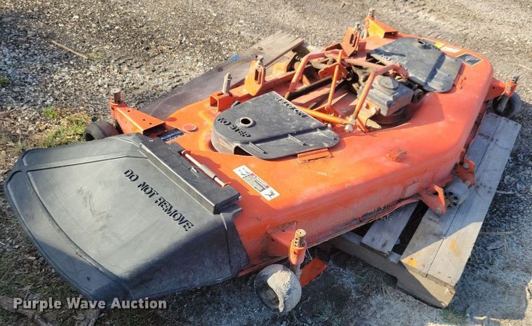 image for item IQ9962 Kubota BX2370  MFWD tractor