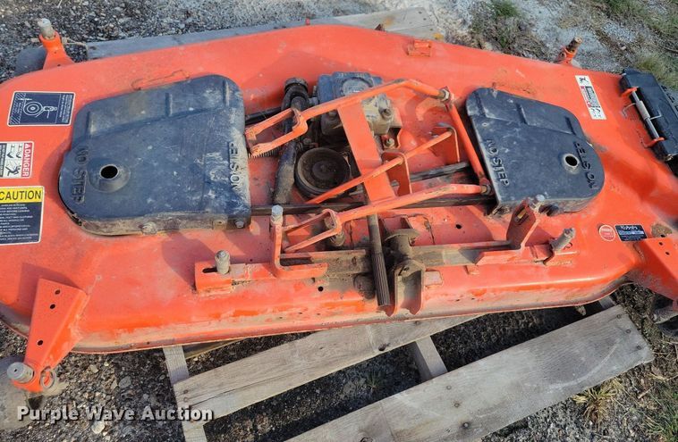 image for item IQ9962 Kubota BX2370  MFWD tractor