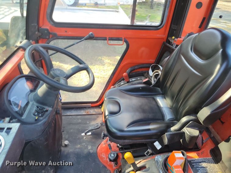 image for item IQ9962 Kubota BX2370  MFWD tractor