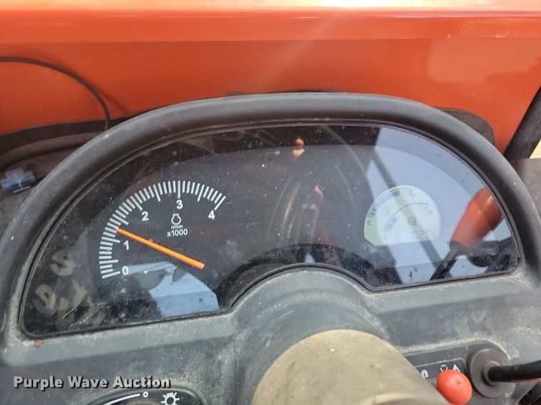 image for item IQ9962 Kubota BX2370  MFWD tractor