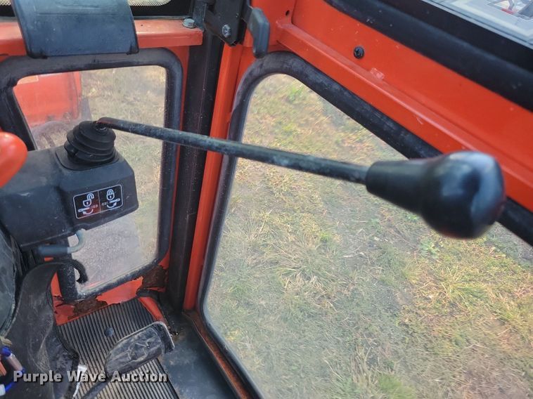 image for item IQ9962 Kubota BX2370  MFWD tractor