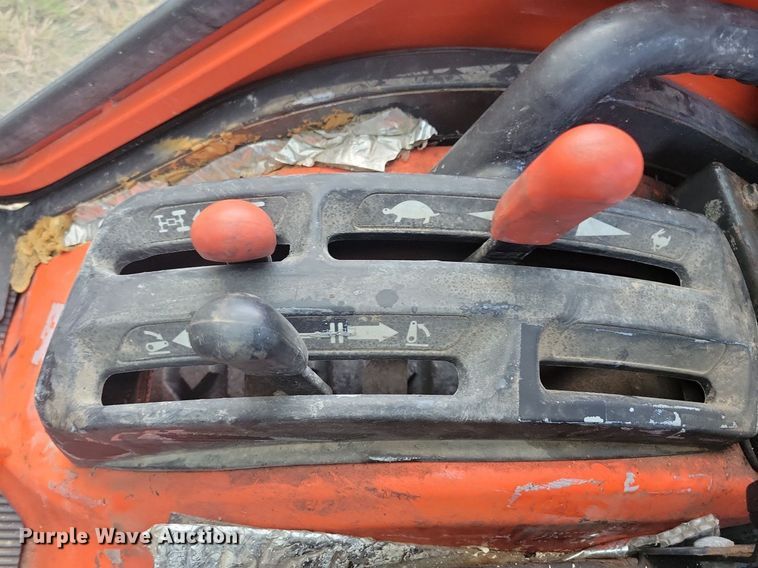 image for item IQ9962 Kubota BX2370  MFWD tractor