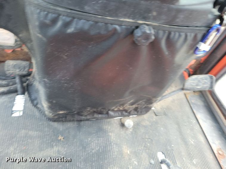 image for item IQ9962 Kubota BX2370  MFWD tractor