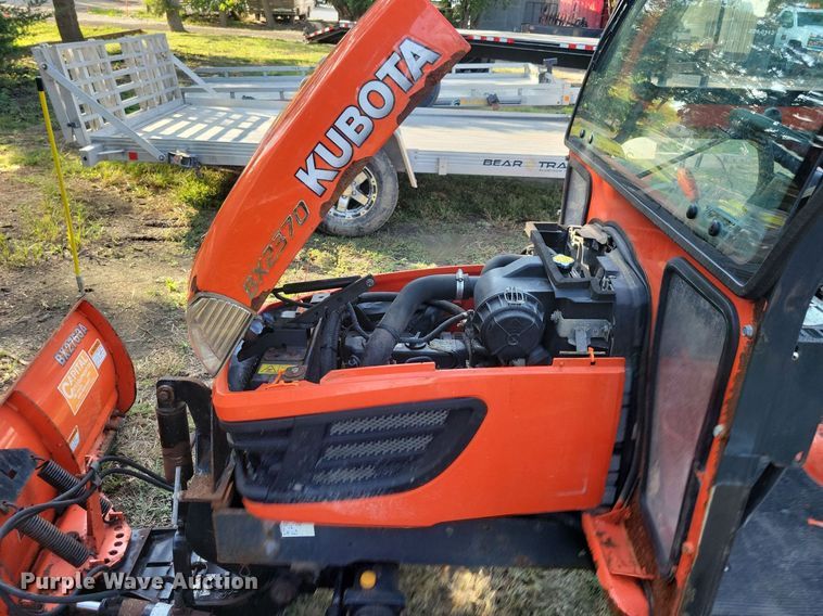 image for item IQ9962 Kubota BX2370  MFWD tractor