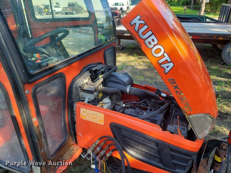 image for item IQ9962 Kubota BX2370  MFWD tractor