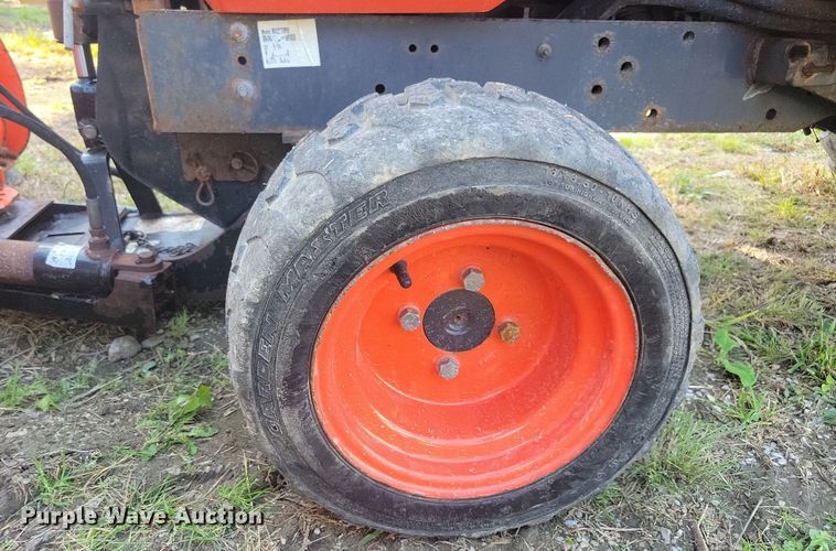 image for item IQ9962 Kubota BX2370  MFWD tractor