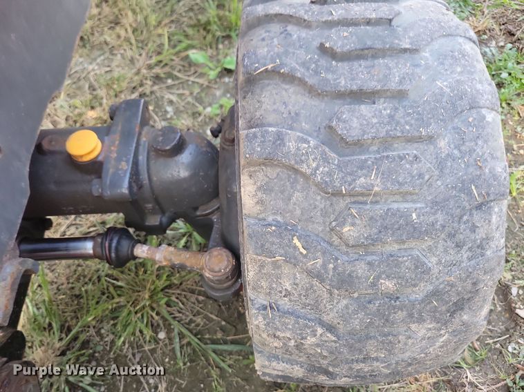 image for item IQ9962 Kubota BX2370  MFWD tractor