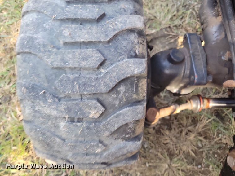 image for item IQ9962 Kubota BX2370  MFWD tractor