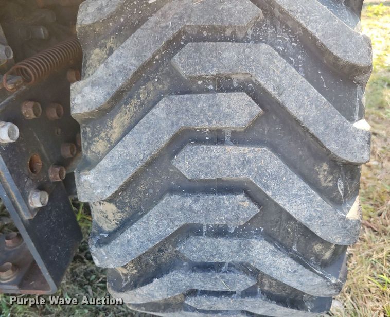 image for item IQ9962 Kubota BX2370  MFWD tractor