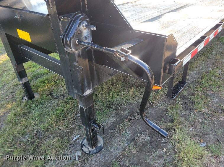 image for item IQ9963 2021 Mac-lander 29GTDWC  equipment trailer