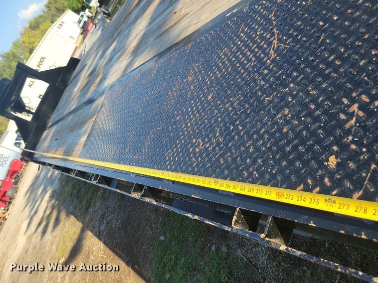 image for item IQ9963 2021 Mac-lander 29GTDWC  equipment trailer