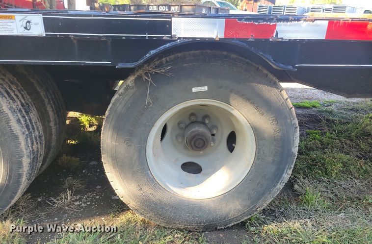 image for item IQ9963 2021 Mac-lander 29GTDWC  equipment trailer