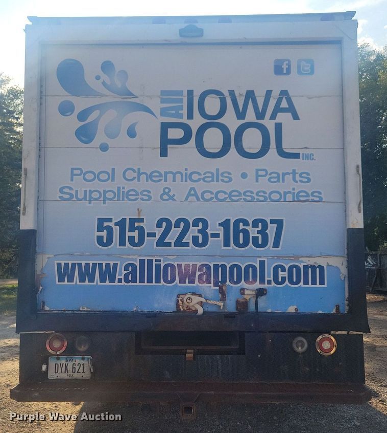 image for item IQ9964 2005 Ford E350 Super Duty  box truck