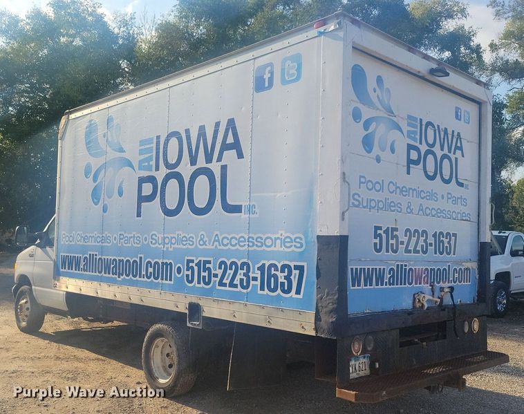 image for item IQ9964 2005 Ford E350 Super Duty  box truck