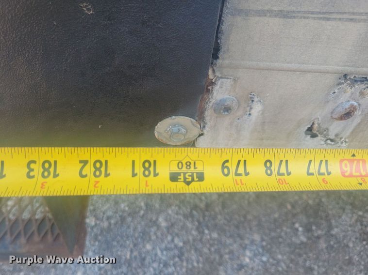 image for item IQ9964 2005 Ford E350 Super Duty  box truck