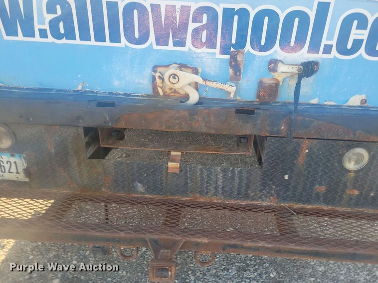 image for item IQ9964 2005 Ford E350 Super Duty  box truck