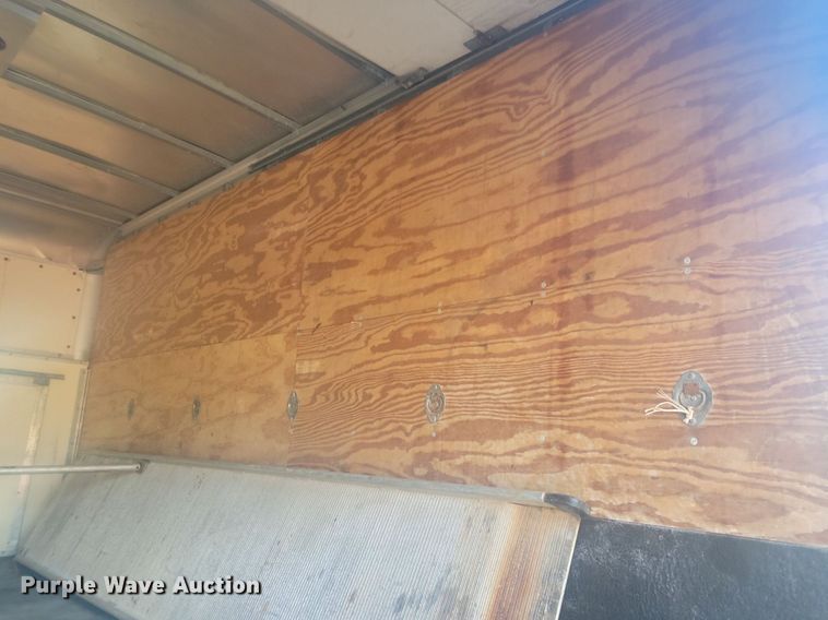 image for item IQ9964 2005 Ford E350 Super Duty  box truck