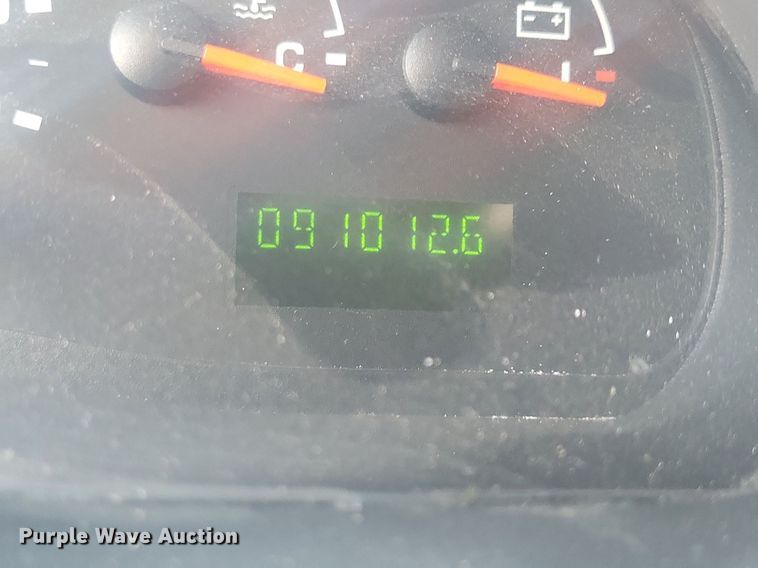 image for item IQ9964 2005 Ford E350 Super Duty  box truck