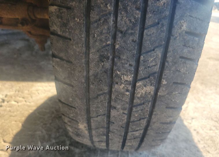 image for item IQ9964 2005 Ford E350 Super Duty  box truck