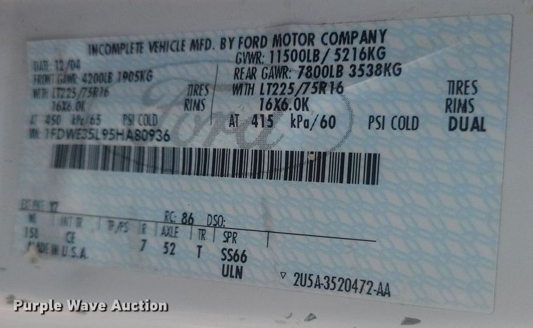 image for item IQ9964 2005 Ford E350 Super Duty  box truck